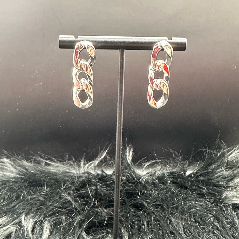 Chain earrings